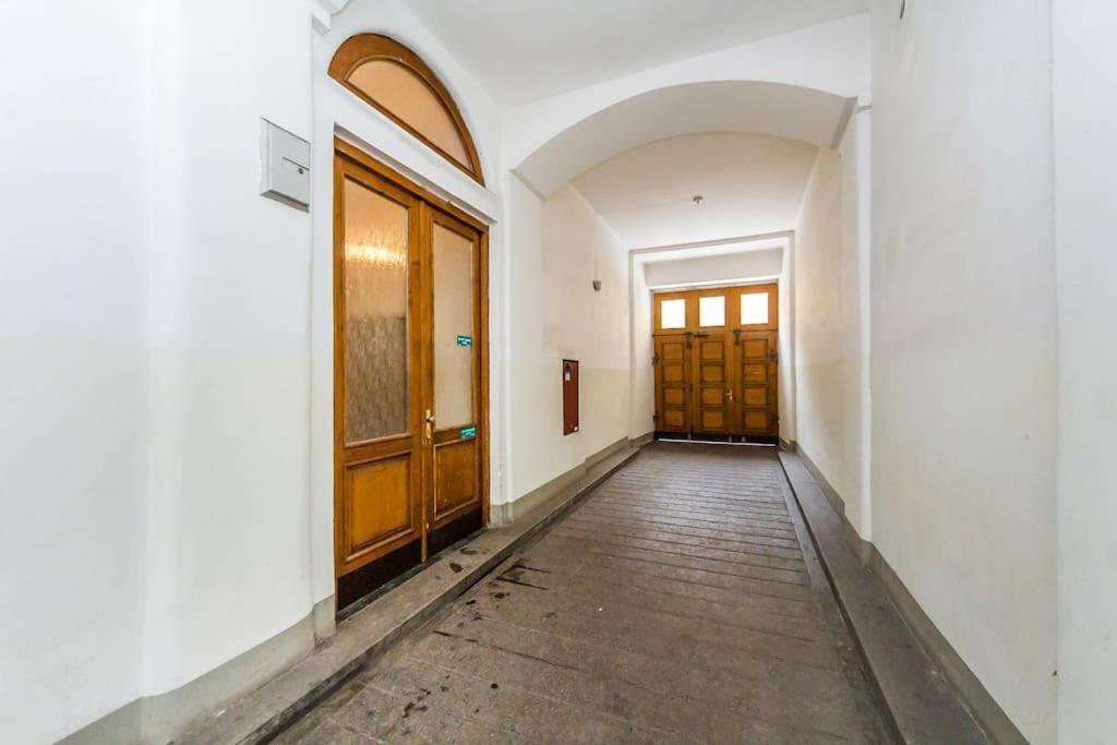 B.O.B. Klimentska Apartment Prague Exterior photo